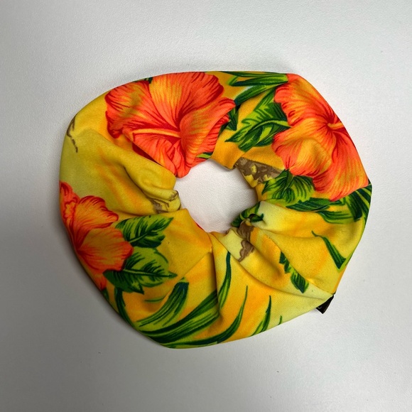 Box of hair scrunchies- 6 (six) colors - Picture 9 of 17